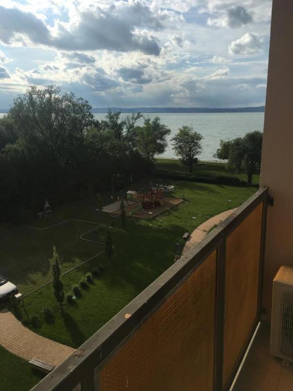 Milan Apartmanok Сиофок Екстериор снимка