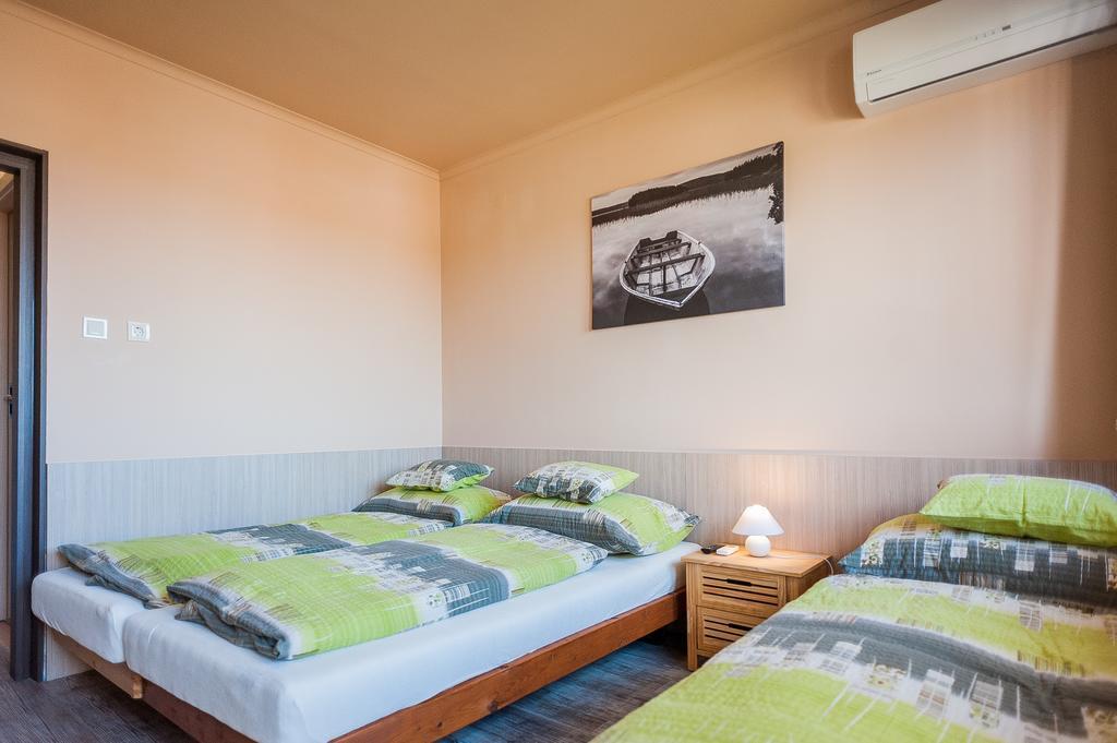 Milan Apartmanok Сиофок Екстериор снимка