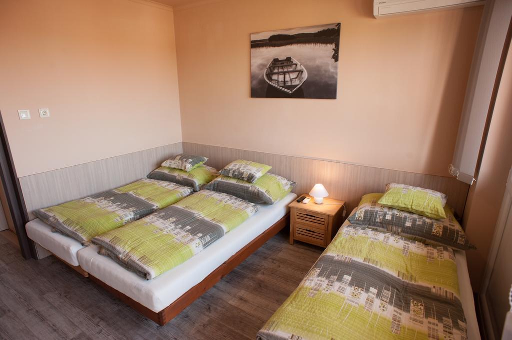 Milan Apartmanok Сиофок Екстериор снимка